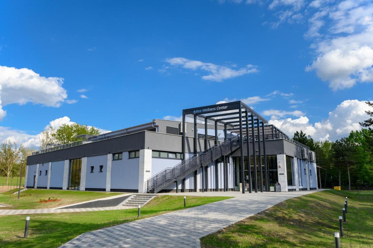 Adica Prenociste Sport Wellness Centar - Bazeni Hostel Ada Exterior photo